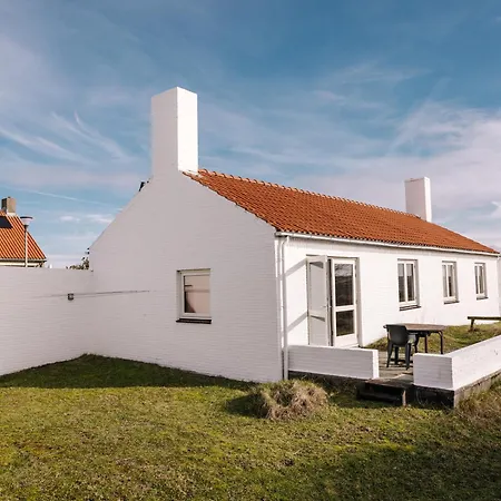 Zuidwest 6, Garden, Dunes & Free Parking Villa