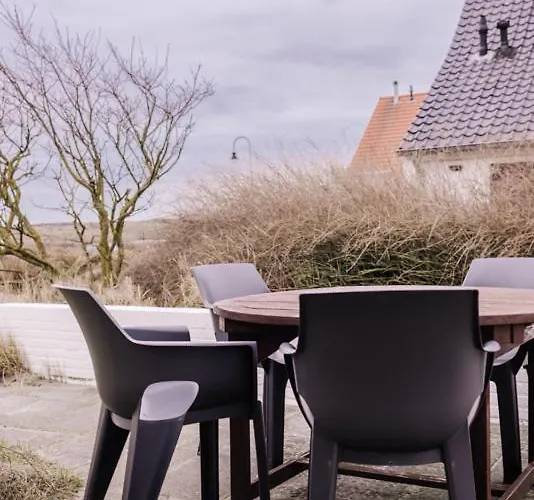 Villa Zuidwest 6, Garden, Dunes & Free Parking *