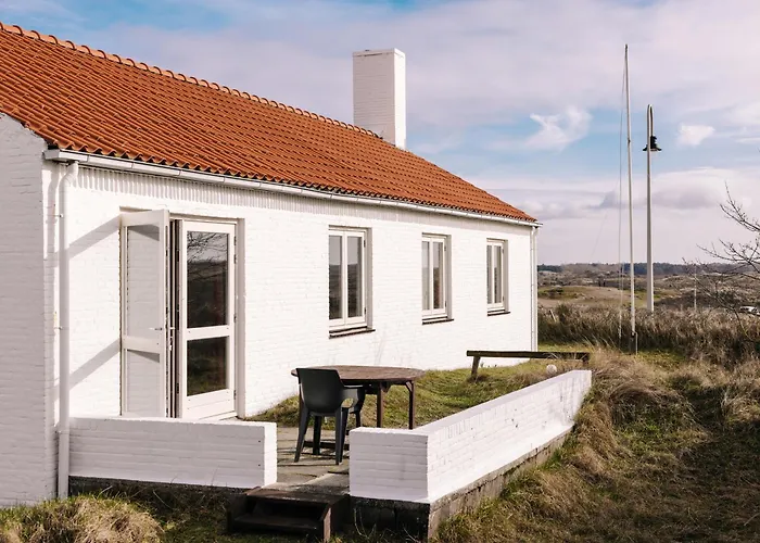 Zuidwest 6, Garden, Dunes & Free Parking Villa