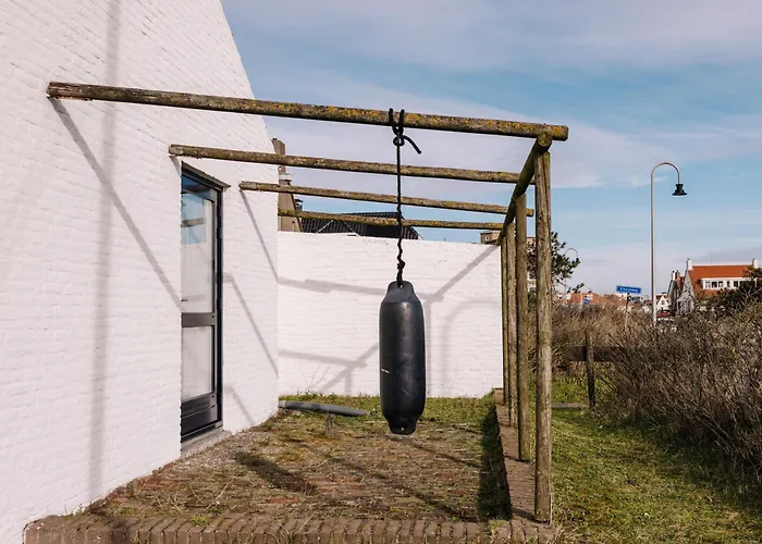 Zuidwest 6, Garden, Dunes & Free Parking Villa