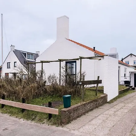 Zuidwest 6, Garden, Dunes & Free Parking