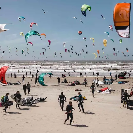 Zuidwest 6, Garden, Dunes & Free Parking