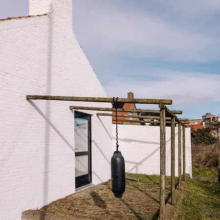 Zuidwest 6, Garden, Dunes & Free Parking Villa *